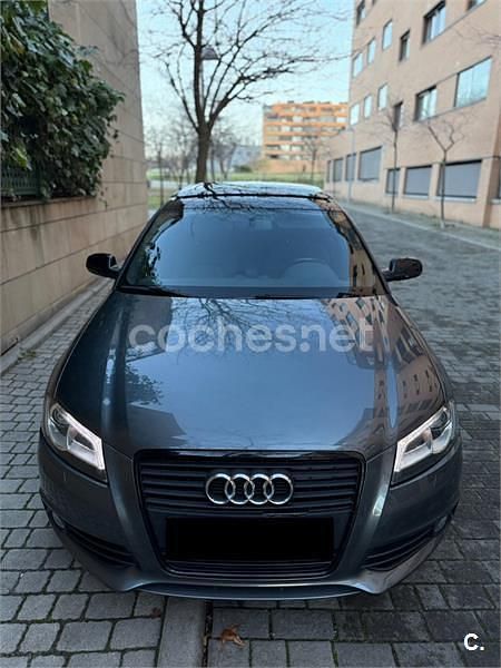Usado Audi A3 Ambition 125 CV (91 kW) 2013 Gris / plata Berlina
