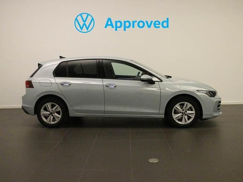 Usado VW Golf VIII Life 115 CV (84 kW) 2025 Azul Utilitario
