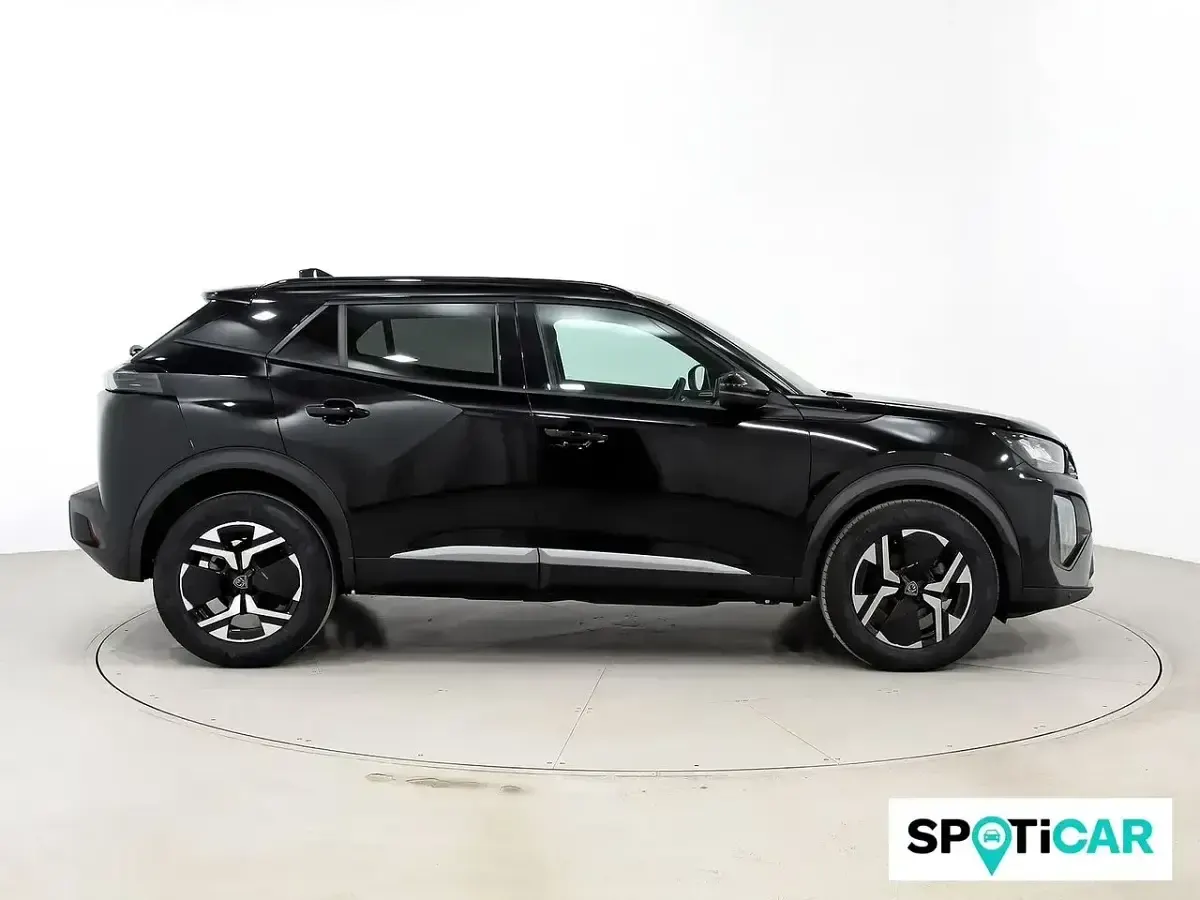 Usado Peugeot 2008 Allure 100 CV (73 kW) 2023 Negro SUV