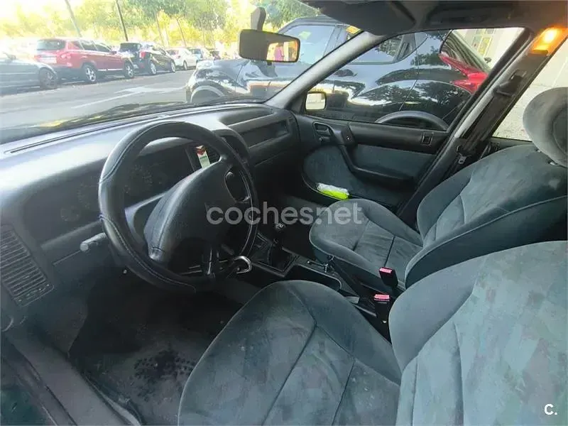 Usado Citroën Xantia 90 CV (66 kW) 1997 Verde Berlina