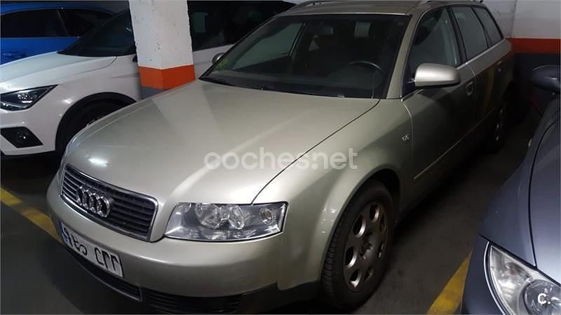 Usado Audi A4 163 CV (119 kW) 2002 Beige Familiar