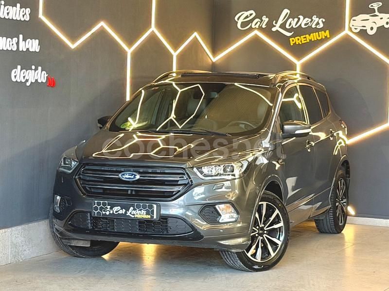 Gris / plata Usado 2018 Ford Kuga ST-Line SUV | 17.500 € (Un poco caro) - Imagen 1/4