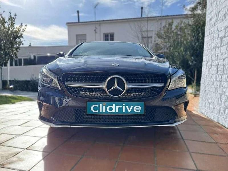 Usado Mercedes CLA200 136 CV (100 kW) 2018 Azul Coupe