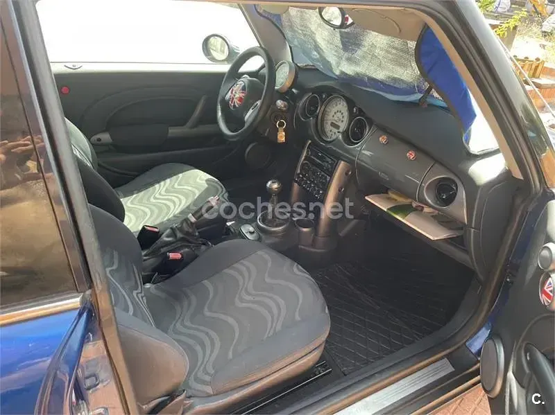 Usado Mini ONE 90 CV (66 kW) 2003 Azul Utilitario