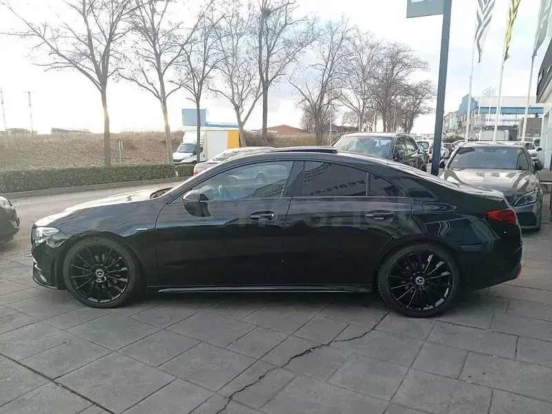 Usado Mercedes CLA200 136 CV (100 kW) 2019 Negro Berlina
