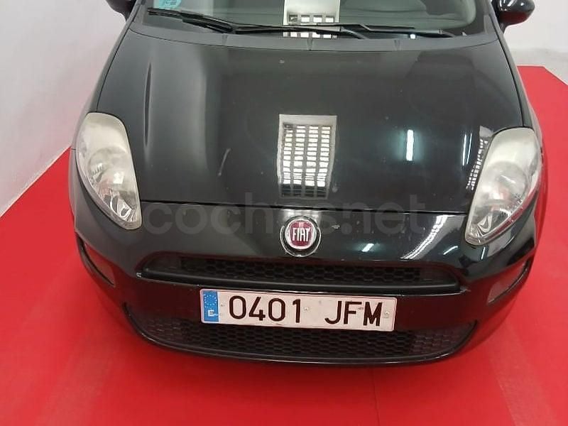 Usado Fiat Punto Pop 69 CV (50 kW) 2015 Negro Utilitario