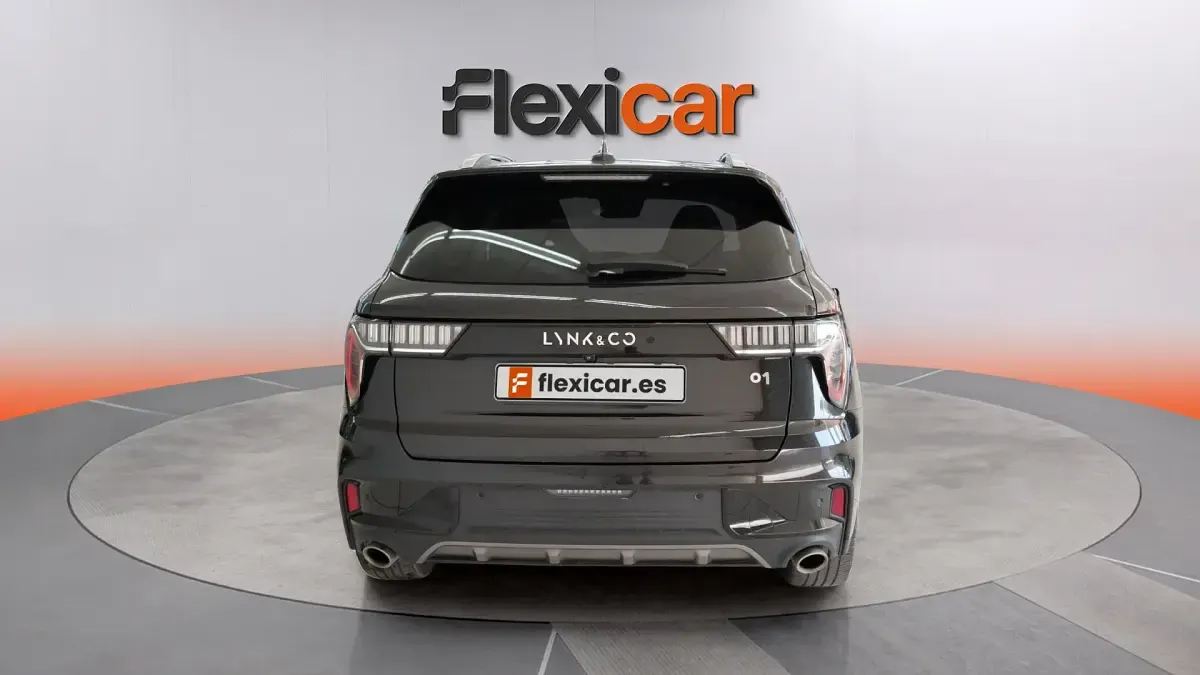 Usado Lynk & Co 01 261 CV (191 kW) 2023 Negro SUV