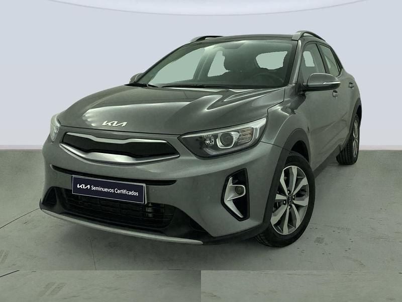 Usado Kia Stonic 100 HP (73 kW) 2025 Cinzento SUV
