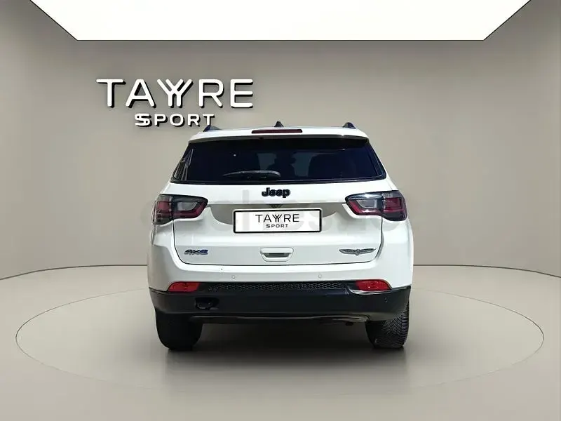 Usado Jeep Compass Trailhawk 241 CV (177 kW) 2022 Blanco SUV