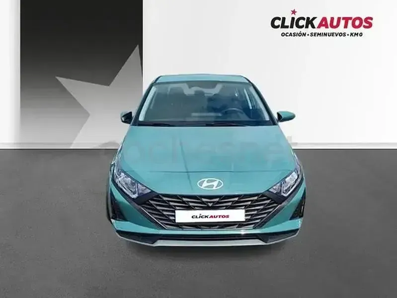 Usado Hyundai i20 84 CV (61 kW) 2025 Verde Utilitario