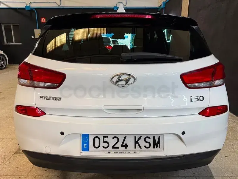 Usado Hyundai i30 GO! 116 CV (85 kW) 2018 Blanco Berlina