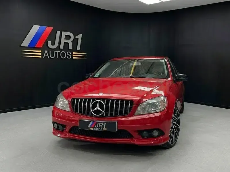 Usado Mercedes C180 Avantgarde 156 CV (114 kW) 2012 Granate Berlina