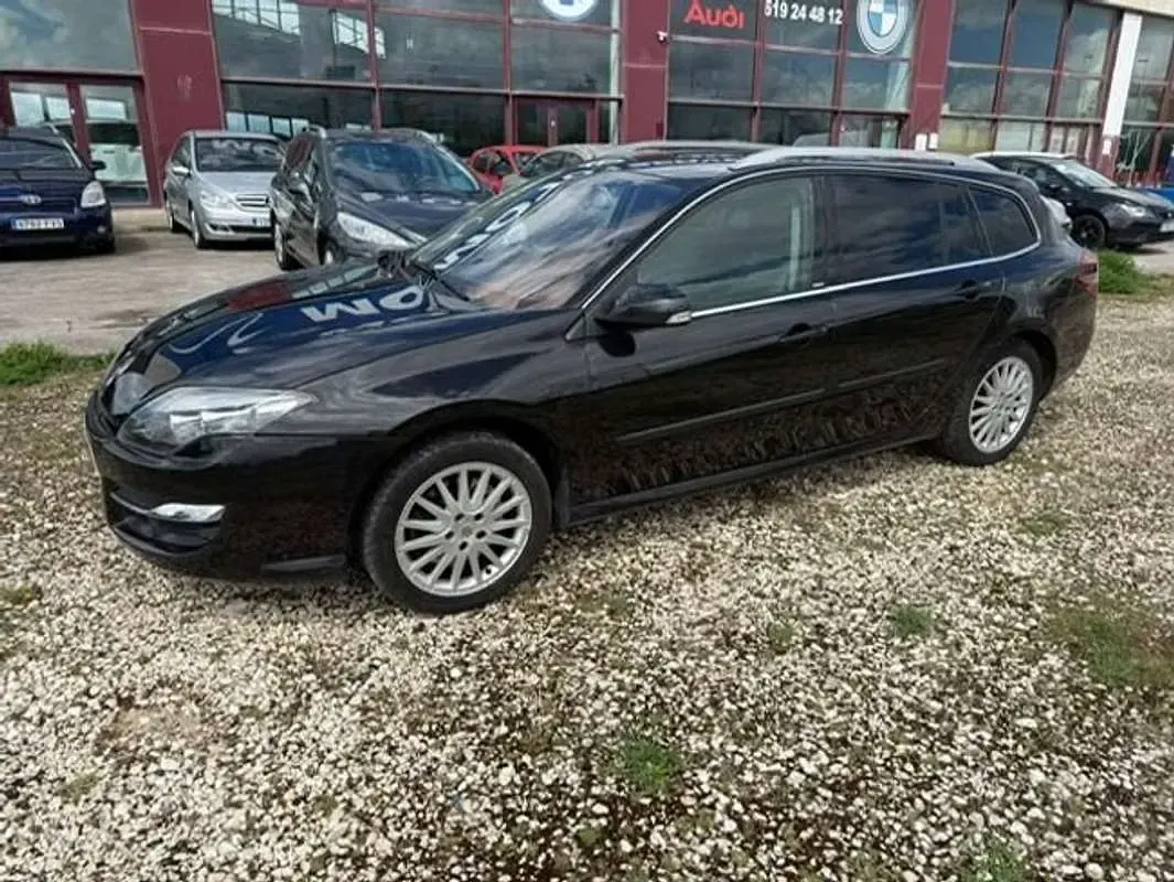 Käytetty Renault Laguna III GT 150 HP (110 kW) 2012 Musta Farmari
