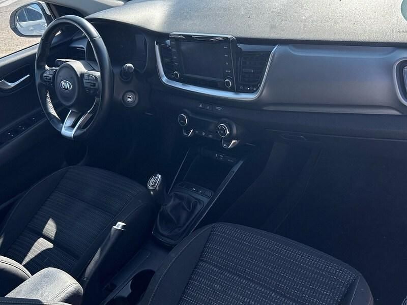 Usado Kia Stonic 100 CV (73 kW) 2019 Blanco SUV