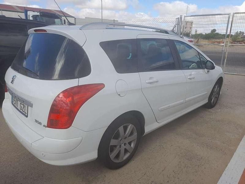 Usado Peugeot 308 SW Sportium 109 CV (80 kW) 2010 Blanco Familiar
