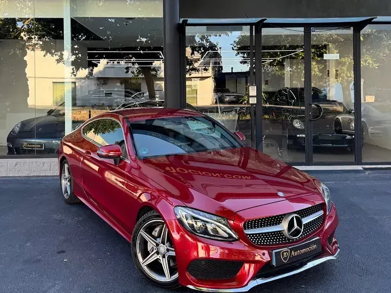 Usado Mercedes C220 170 CV (125 kW) 2017 Granate Coupe