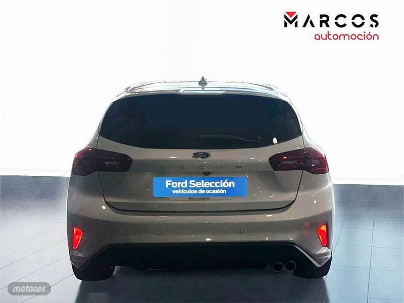 Usado Ford Focus ST-Line X 125 CV (91 kW) 2024 Plateado Berlina