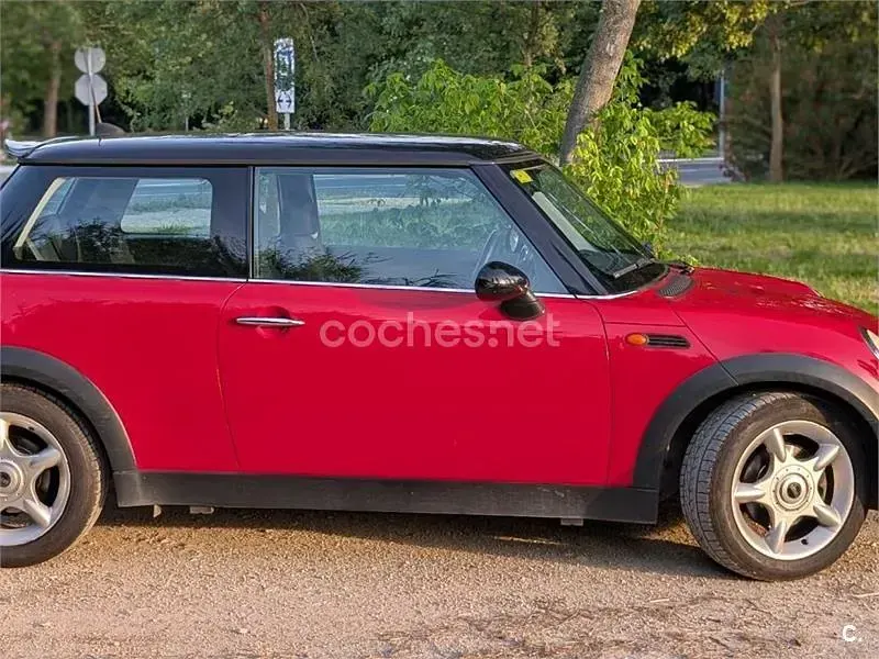 Usado Mini ONE 90 CV (66 kW) 2006 Rojo Utilitario