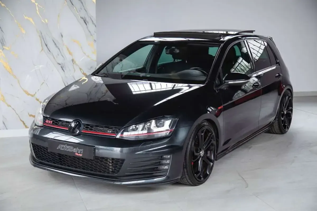 Usado VW Golf VII GTI 230 CV (169 kW) 2014 Gris Utilitario