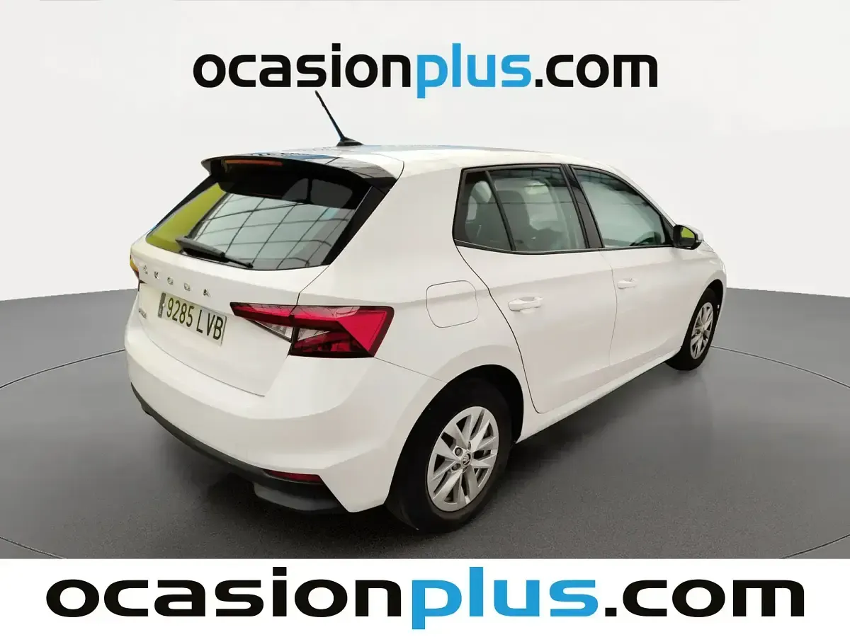Usado Skoda Fabia Ambition 80 CV (58 kW) 2021 Blanco Utilitario
