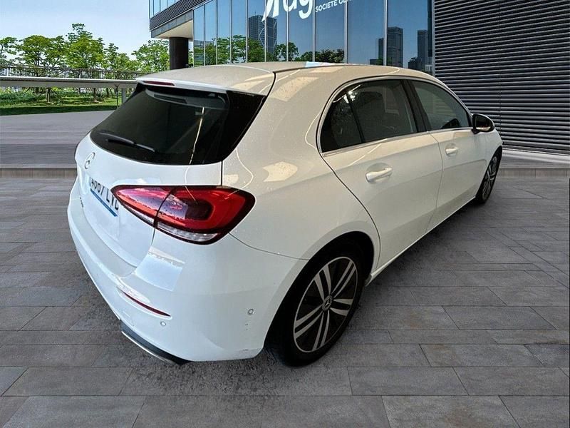Usado Mercedes A180 116 CV (85 kW) 2021 Blanco Utilitario