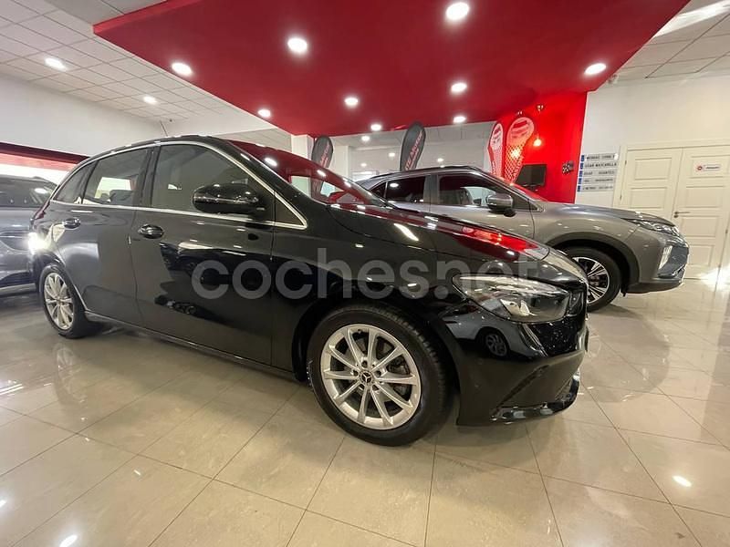 Usado Mercedes B200 136 CV (100 kW) 2019 Negro Monovolumen