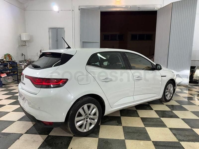 Usado Renault Mégane IV Intens 115 CV (84 kW) 2021 Blanco Berlina