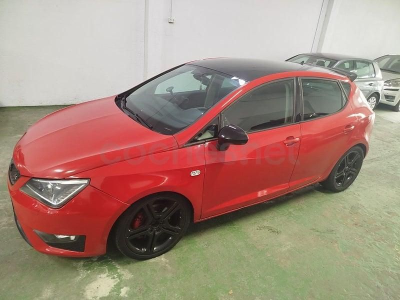 Usado Seat Ibiza FR 105 CV (77 kW) 2013 Rojo Berlina
