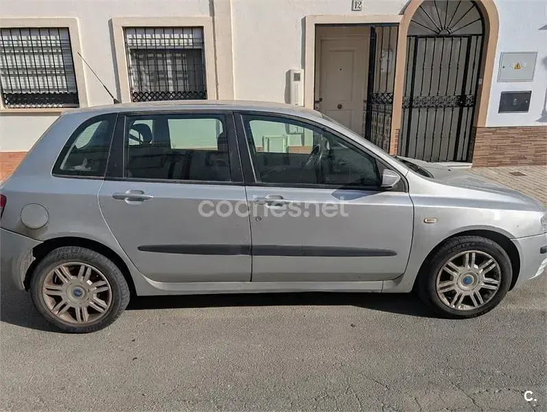Usado Fiat Stilo Dynamic 115 CV (84 kW) 2003 Beige Berlina