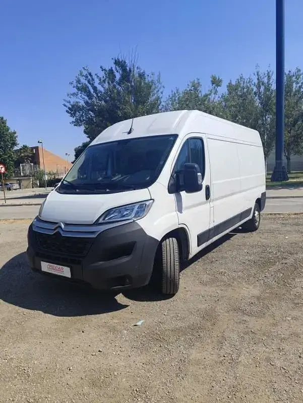 Usado Citroën Jumper 140 CV (102 kW) 2022 Blanco Monovolumen