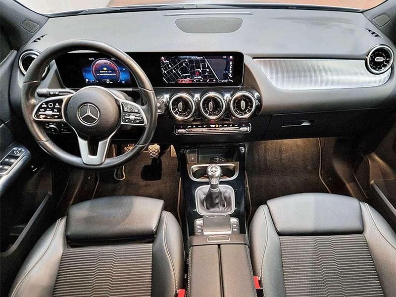 Usado Mercedes B180 116 CV (85 kW) 2020 Gris Monovolumen