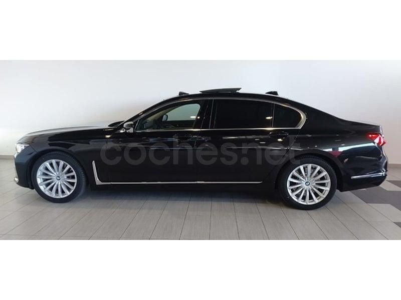 Usado BMW 730L Comfort Edition 286 CV (210 kW) 2021 Negro Berlina