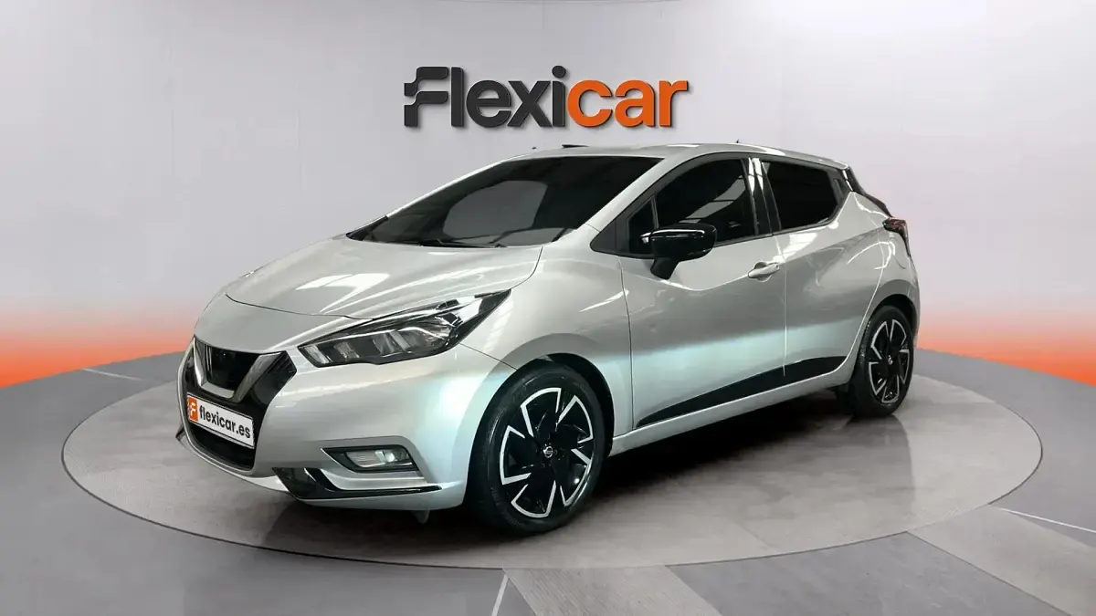 Usado Nissan Micra 92 CV (67 kW) 2022 Gris Utilitario