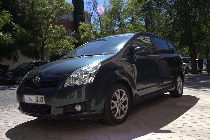 Gris Usado 2008 Toyota Corolla Verso Luna Monovolumen | 7300 € (Caro) - Imagen 1/4