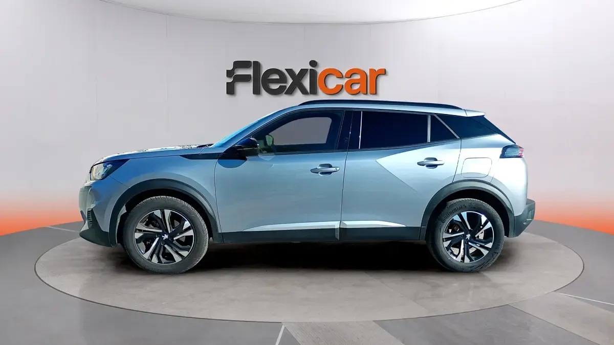 Usado Peugeot 2008 Allure 131 CV (96 kW) 2023 Gris SUV
