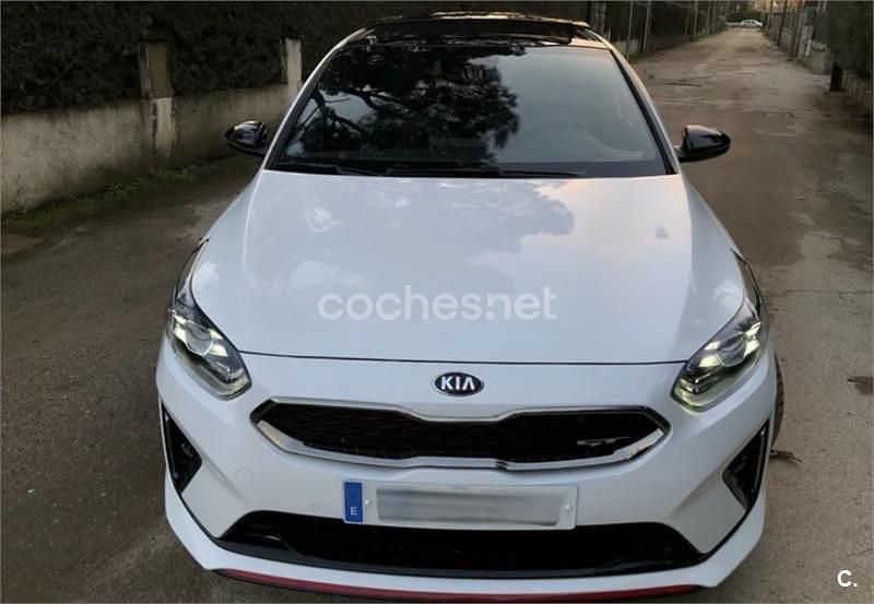 Blanco Usado 2020 Kia Ceed GT Berlina | 23.000 € (Un poco caro) - Imagen 1/4