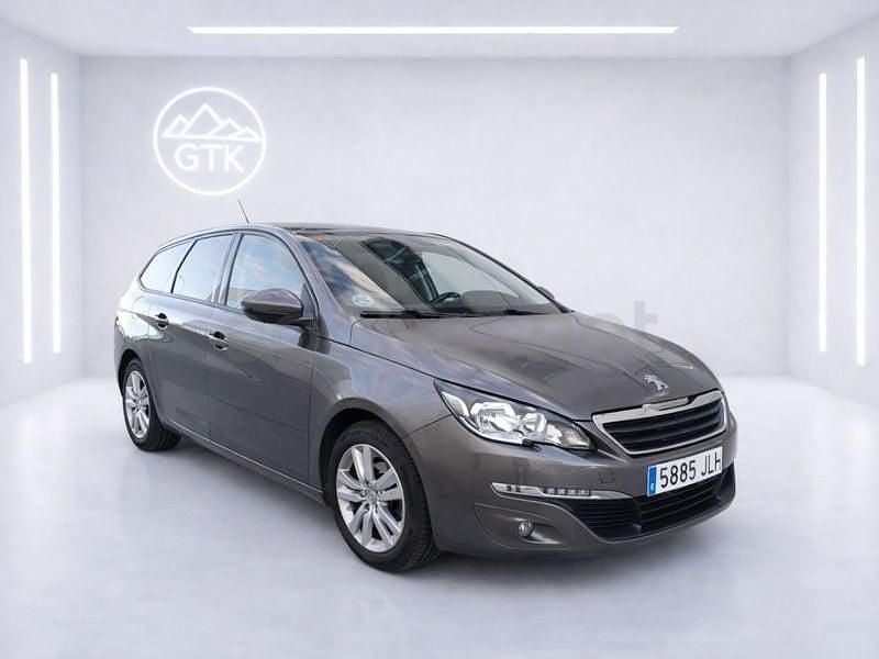 Usado Peugeot 308 SW Active 100 CV (73 kW) 2016 Gris / plata Familiar