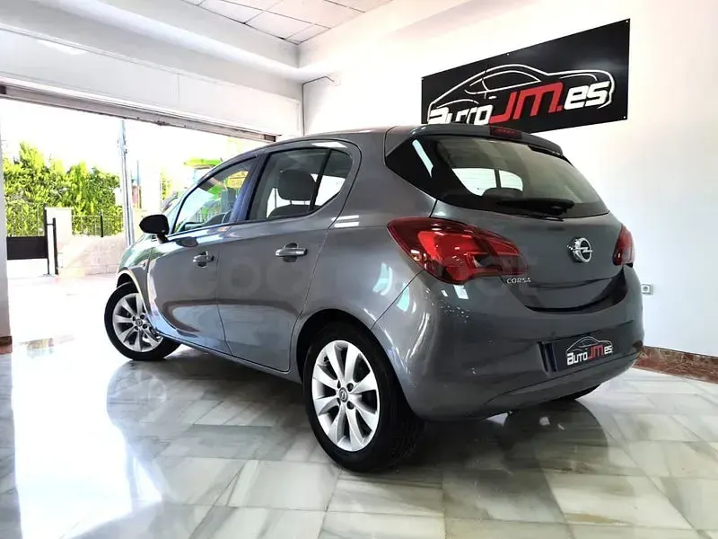 Usado Opel Corsa Selective 90 CV (66 kW) 2017 Gris / plata Utilitario