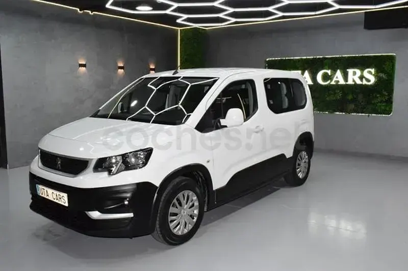 Usado Peugeot Rifter Active 100 CV (73 kW) 2021 Blanco Monovolumen