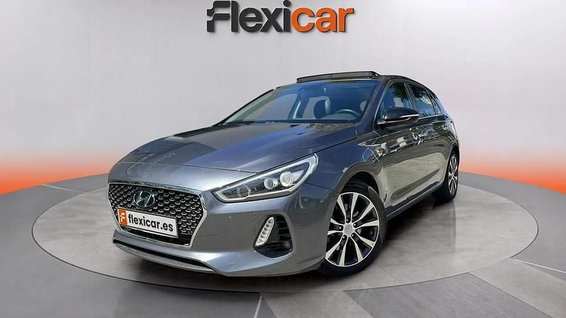 Usado Hyundai i30 GO! 140 CV (102 kW) 2018 Gris Berlina