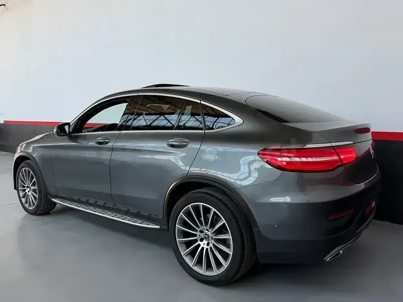 Usado Mercedes GLC250 204 CV (150 kW) 2019 Gris / plata Coupe