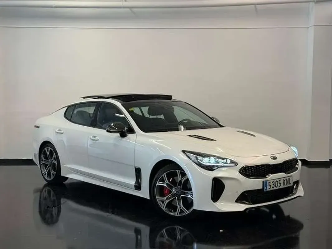 Usado Kia Stinger GT 370 CV (272 kW) 2018 Blanco Utilitario