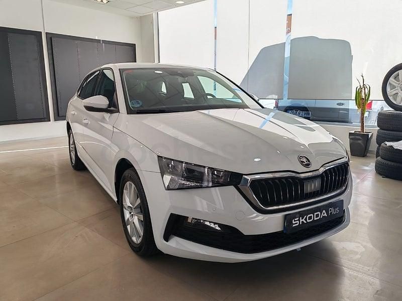 Usado Skoda 110 R Ambition 110 CV (80 kW) 2021 Blanco Berlina