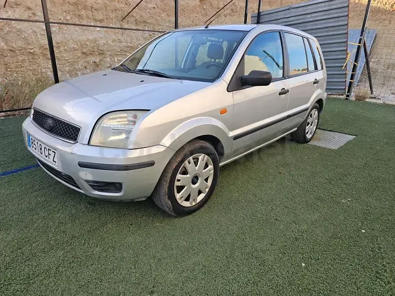 Usado Ford Fusion 100 CV (73 kW) 2003 Gris / plata Utilitario