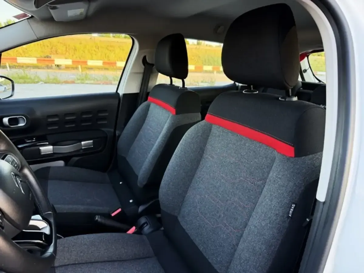 Usado Citroën C3 Feel 100 CV (73 kW) 2017 Blanco Utilitario
