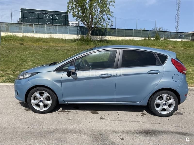 Usado Ford Fiesta Titanium 90 CV (66 kW) 2009 Azul Utilitario