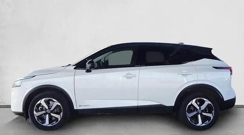 Usado Nissan Qashqai N-Connecta 190 CV (139 kW) 2023 Blanco perlado negro SUV