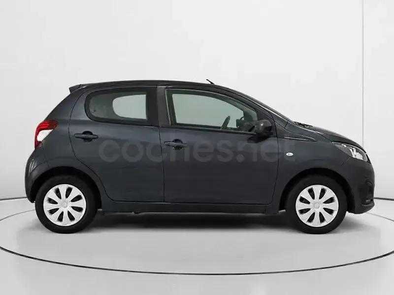 Usado Peugeot 108 Active 72 CV (52 kW) 2021 Gris / plata Berlina