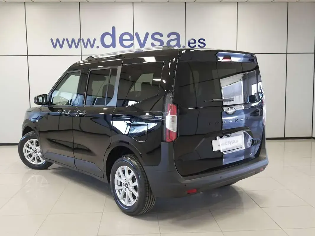 Nuevo Ford Tourneo Courier Titanium 125 CV (91 kW) 2026 Negro Monovolumen