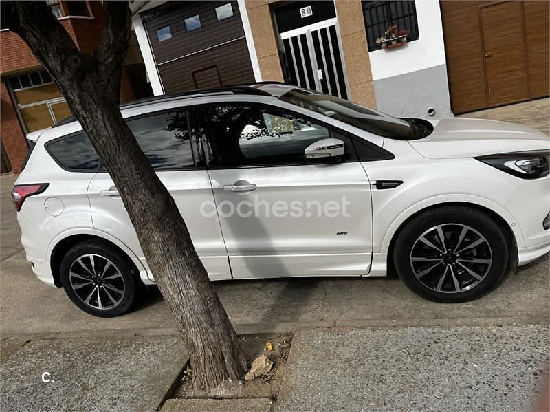 Usado Ford Kuga ST-Line 180 CV (132 kW) 2019 Blanco SUV